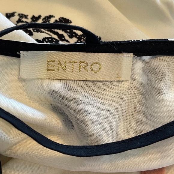 Entro Dress - Picture 7 of 10